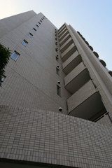 Ex28mm_b.jpg